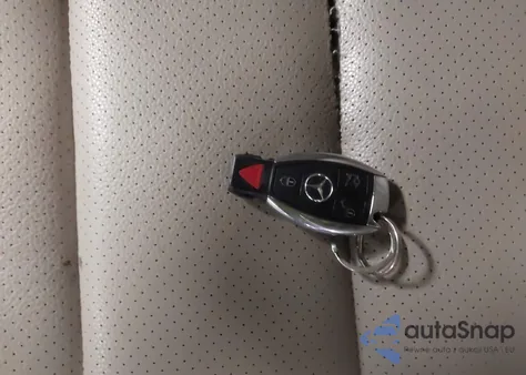 2013 Mercedes-Benz C 300 Sport 4Matic z USA, uszkodzony, nr VIN WDDGF8AB3DA792016